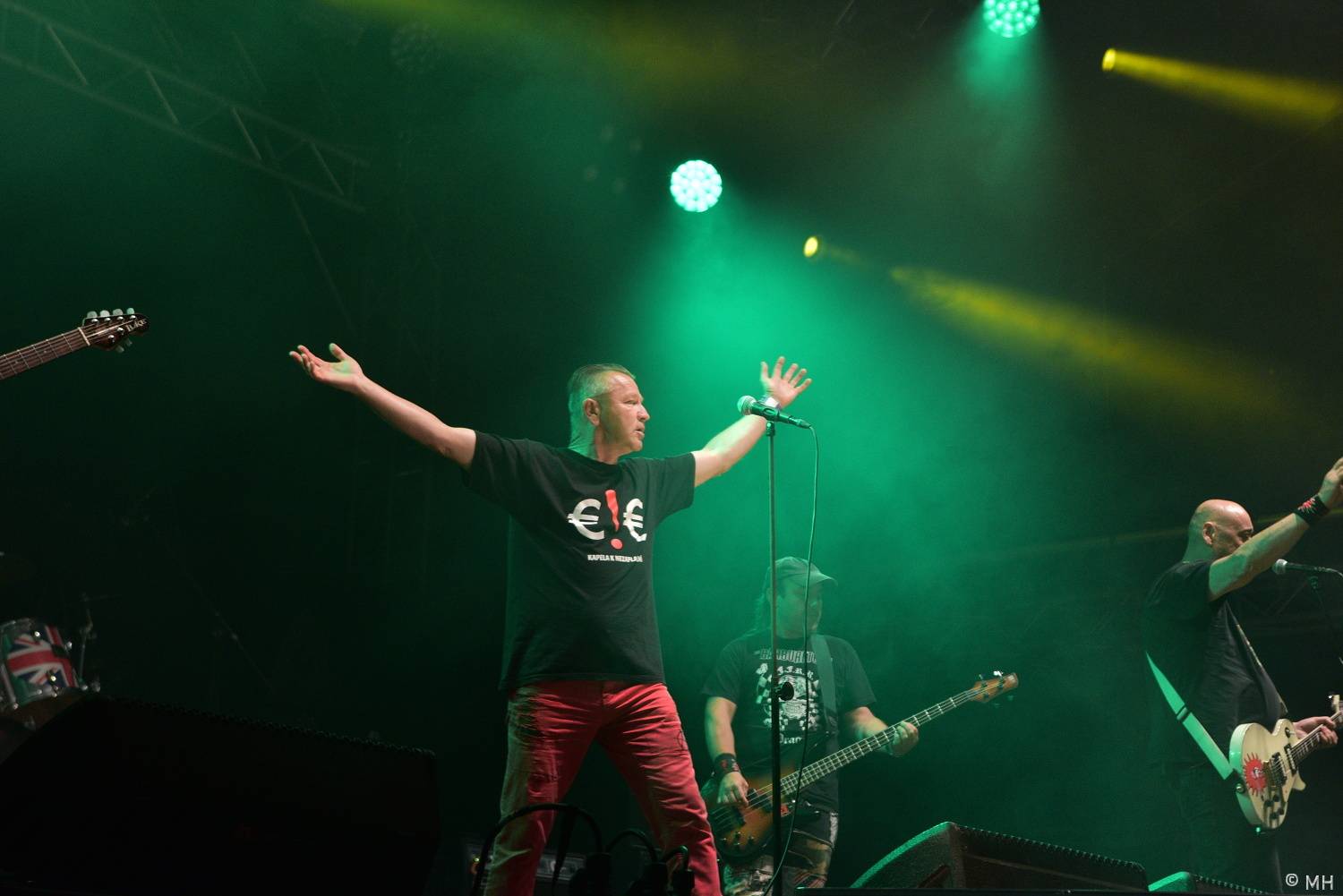 Pekelný ostrov se po dvou letech probudil do pořádného pekla. Hráli Vypsaná fiXa, Traktor i Dymytry