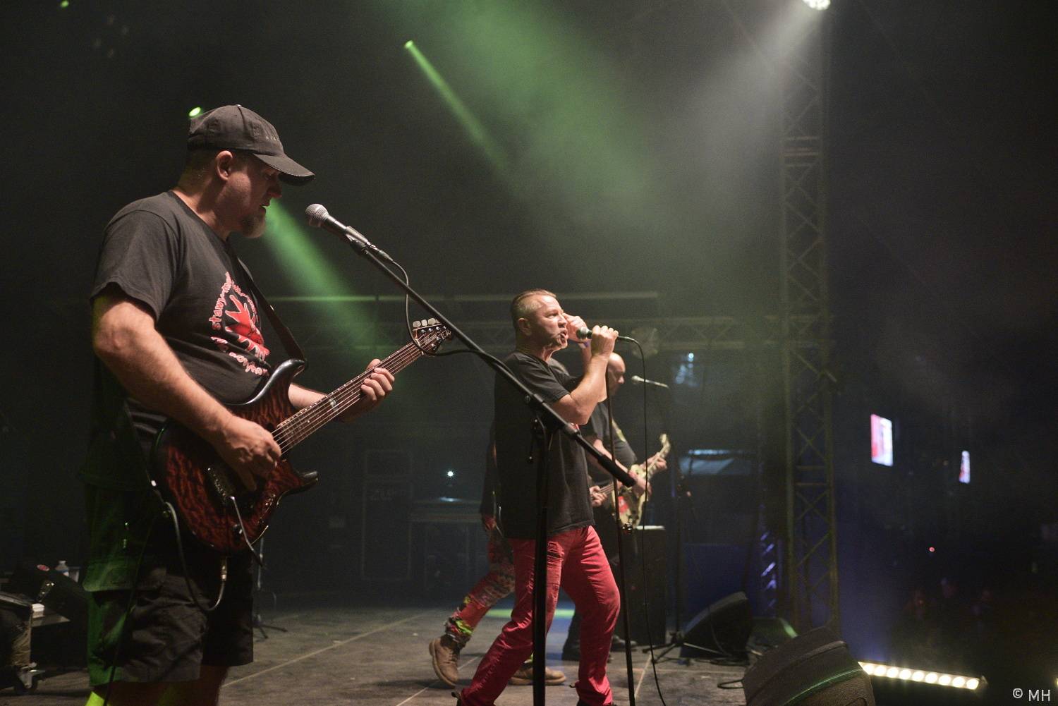 Pekelný ostrov se po dvou letech probudil do pořádného pekla. Hráli Vypsaná fiXa, Traktor i Dymytry