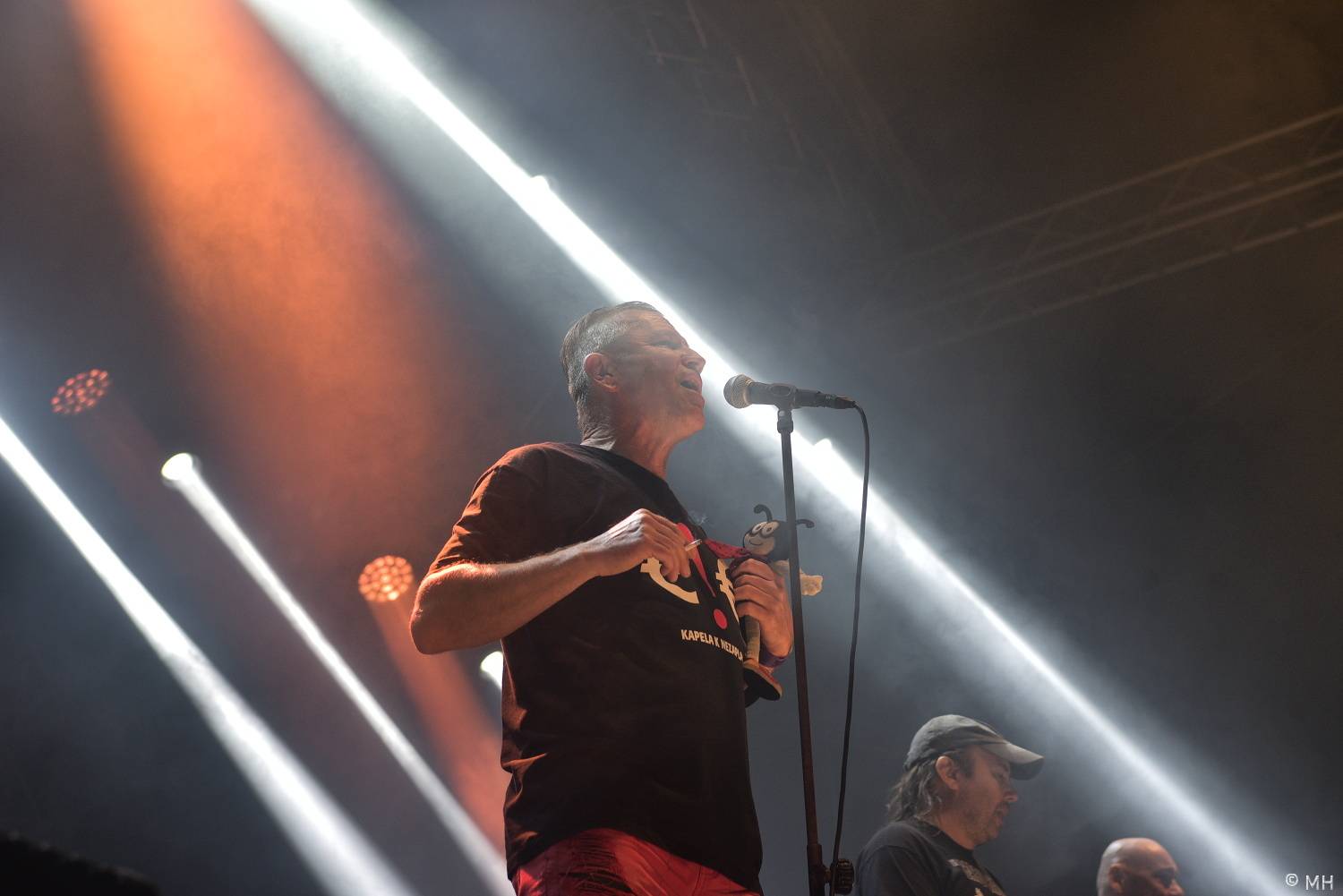 Pekelný ostrov se po dvou letech probudil do pořádného pekla. Hráli Vypsaná fiXa, Traktor i Dymytry