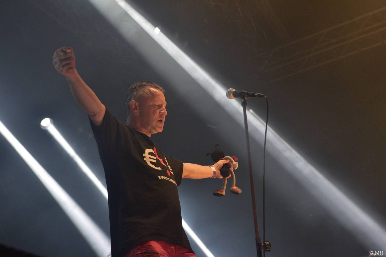 Pekelný ostrov se po dvou letech probudil do pořádného pekla. Hráli Vypsaná fiXa, Traktor i Dymytry