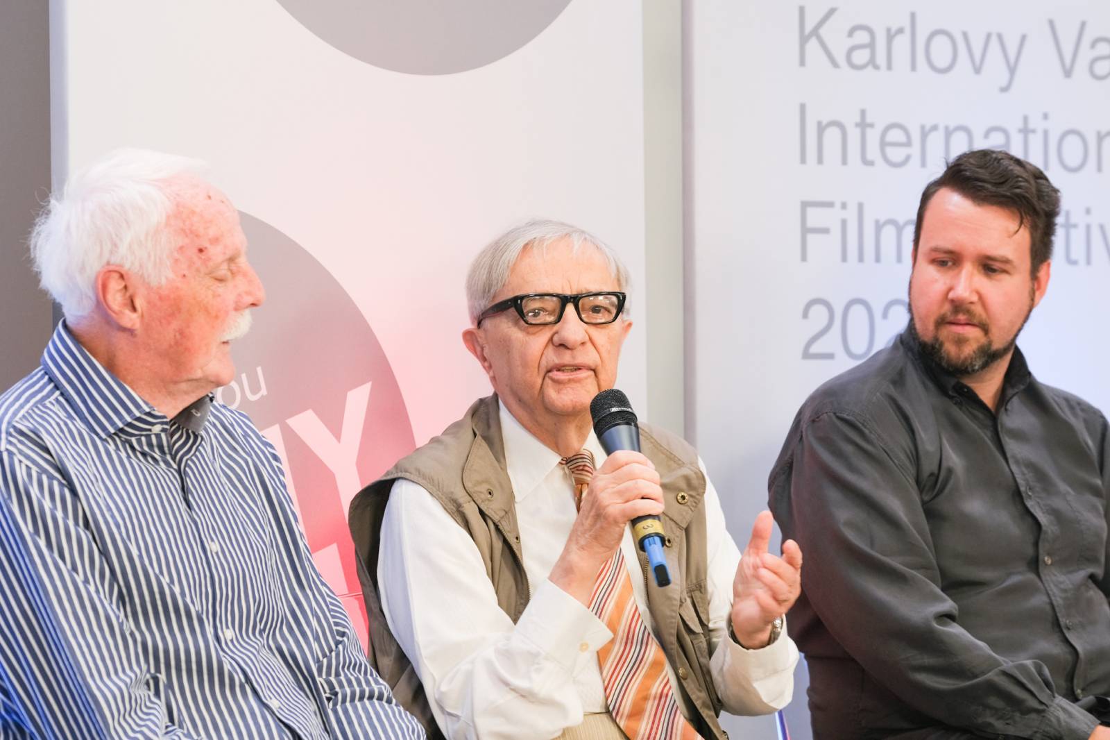 Festivalem ve Varech duněl rap PSH, představil se i herec a režisér Liev Schreiber