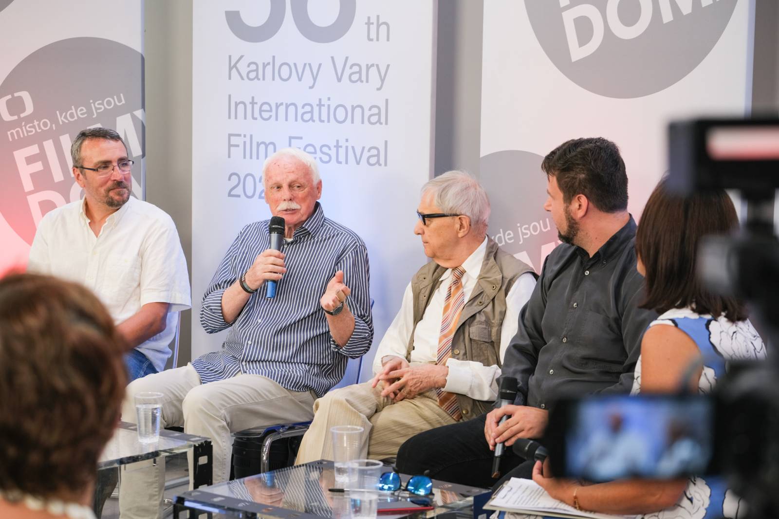 Festivalem ve Varech duněl rap PSH, představil se i herec a režisér Liev Schreiber