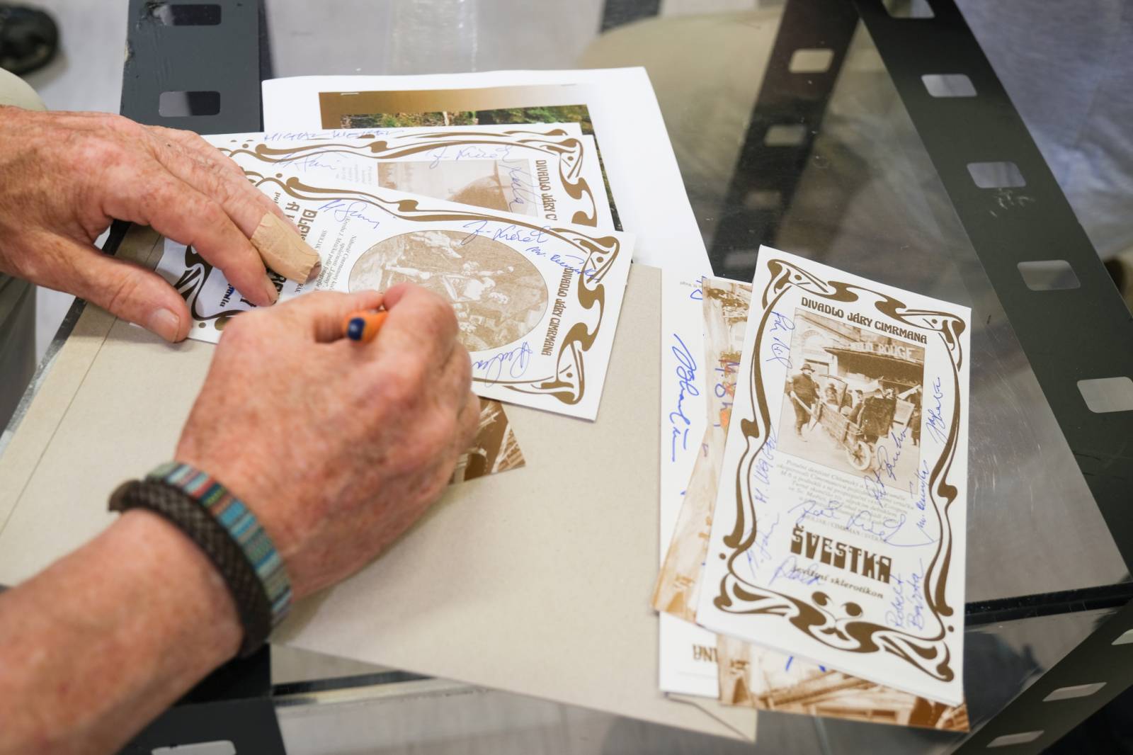 Festivalem ve Varech duněl rap PSH, představil se i herec a režisér Liev Schreiber