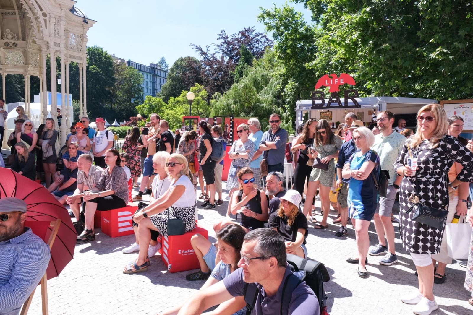 Festivalem ve Varech duněl rap PSH, představil se i herec a režisér Liev Schreiber