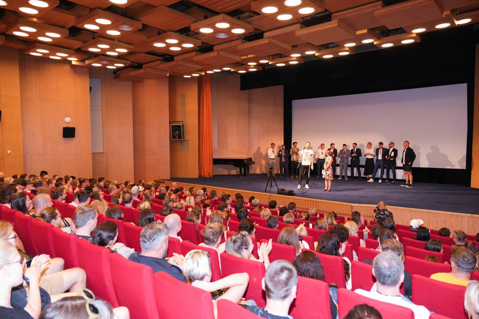 Festivalem ve Varech duněl rap PSH, představil se i herec a režisér Liev Schreiber