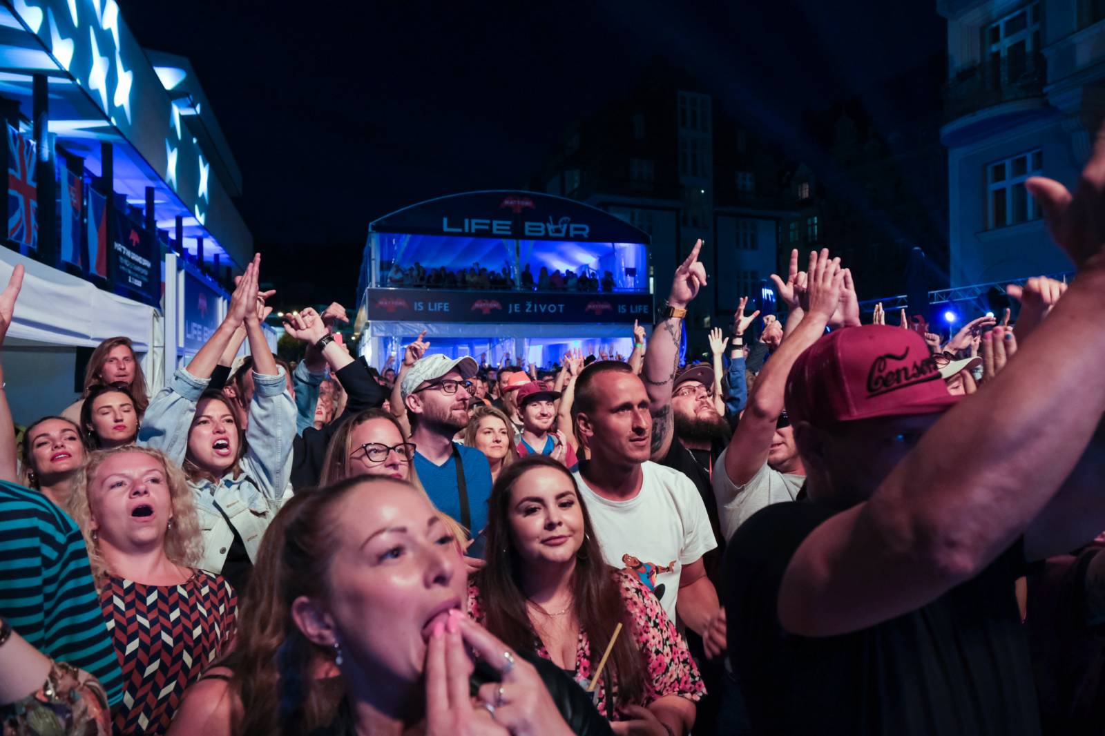 Festivalem ve Varech duněl rap PSH, představil se i herec a režisér Liev Schreiber