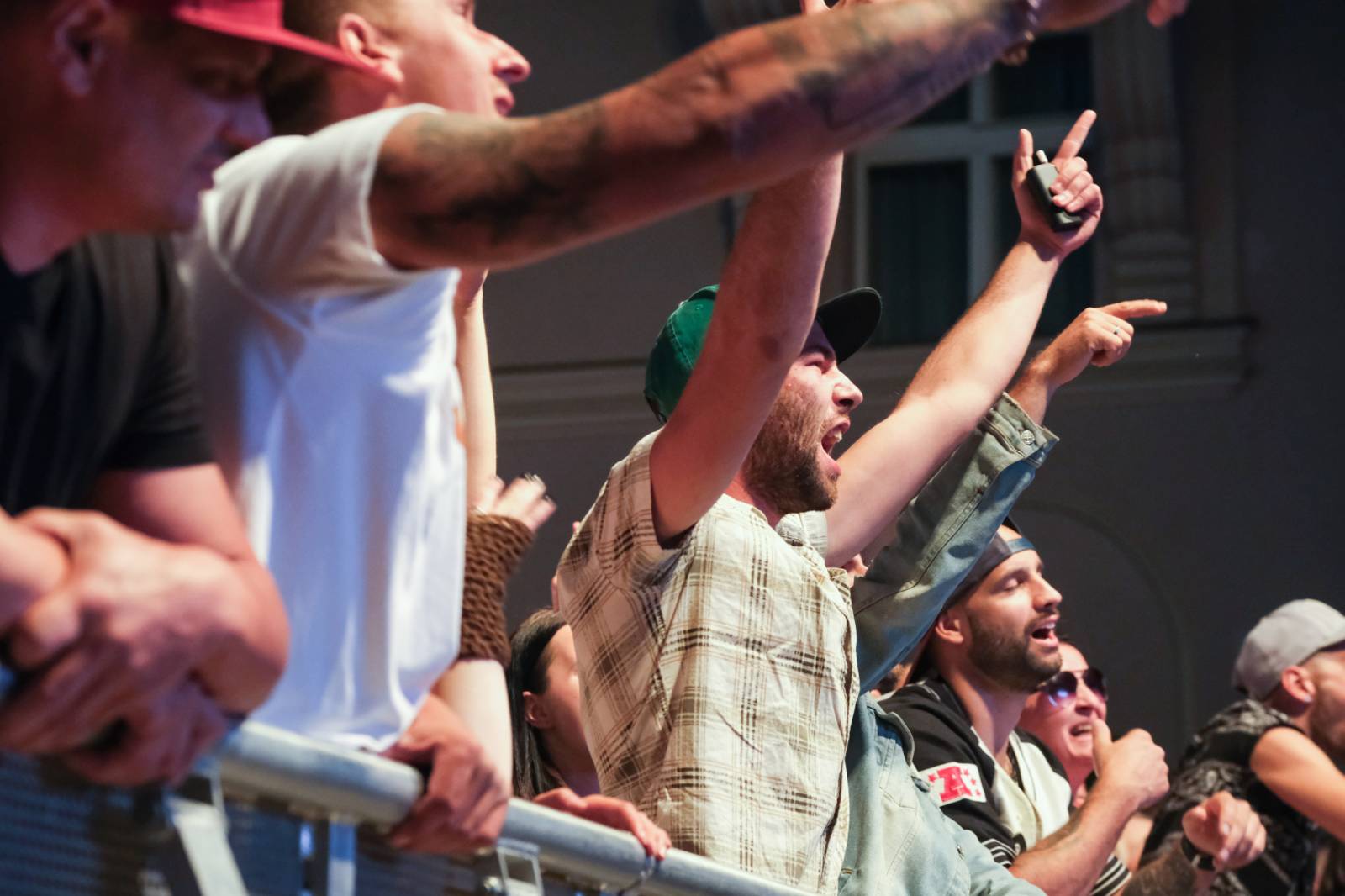 Festivalem ve Varech duněl rap PSH, představil se i herec a režisér Liev Schreiber