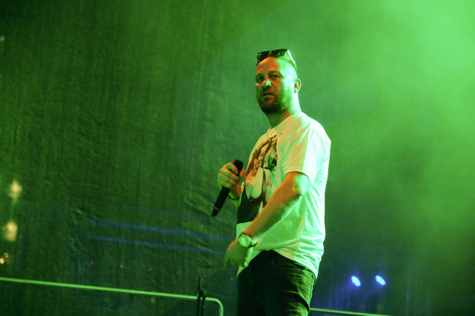 Festivalem ve Varech duněl rap PSH, představil se i herec a režisér Liev Schreiber