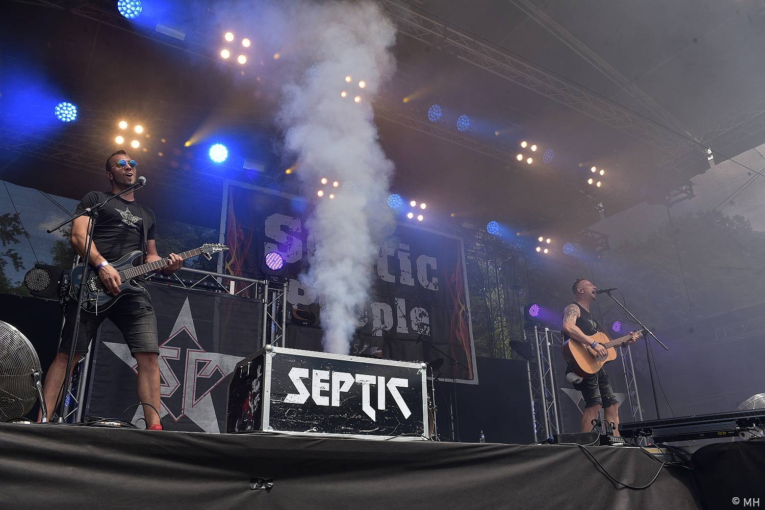 Poslední den Pekelného ostrova patřil Třem sestrám, Rybičkám 48, Harlej nebo Doze