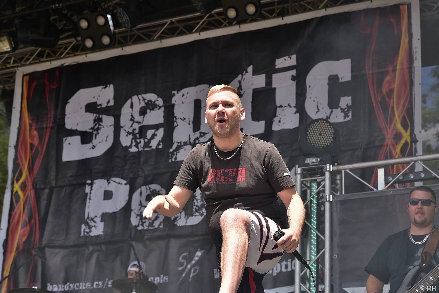 Poslední den Pekelného ostrova patřil Třem sestrám, Rybičkám 48, Harlej nebo Doze