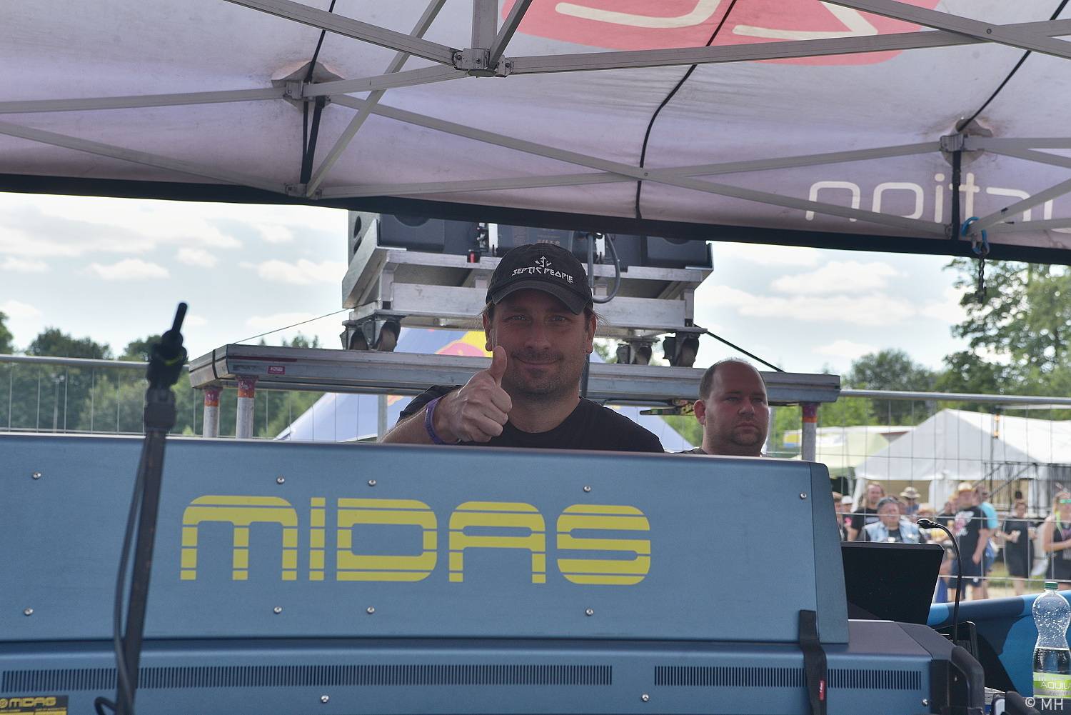 Poslední den Pekelného ostrova patřil Třem sestrám, Rybičkám 48, Harlej nebo Doze