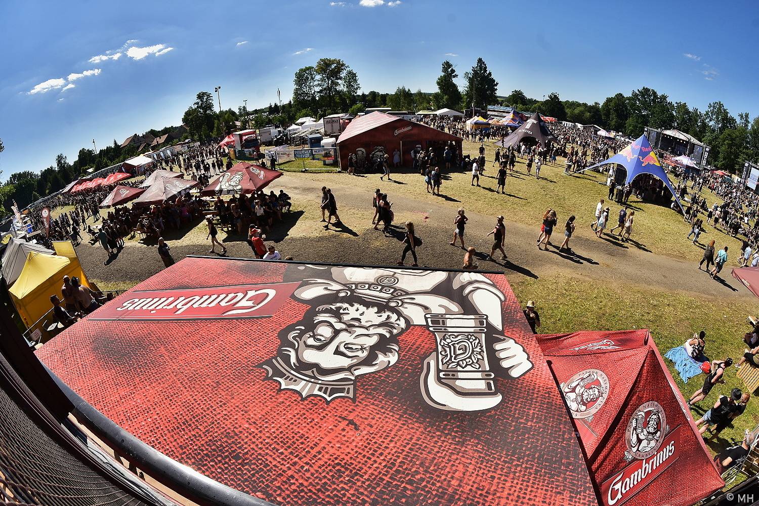 Poslední den Pekelného ostrova patřil Třem sestrám, Rybičkám 48, Harlej nebo Doze