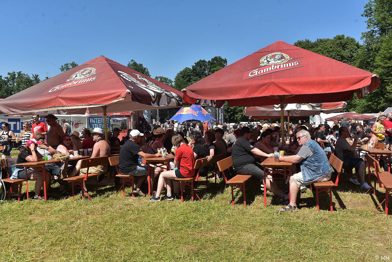 Poslední den Pekelného ostrova patřil Třem sestrám, Rybičkám 48, Harlej nebo Doze