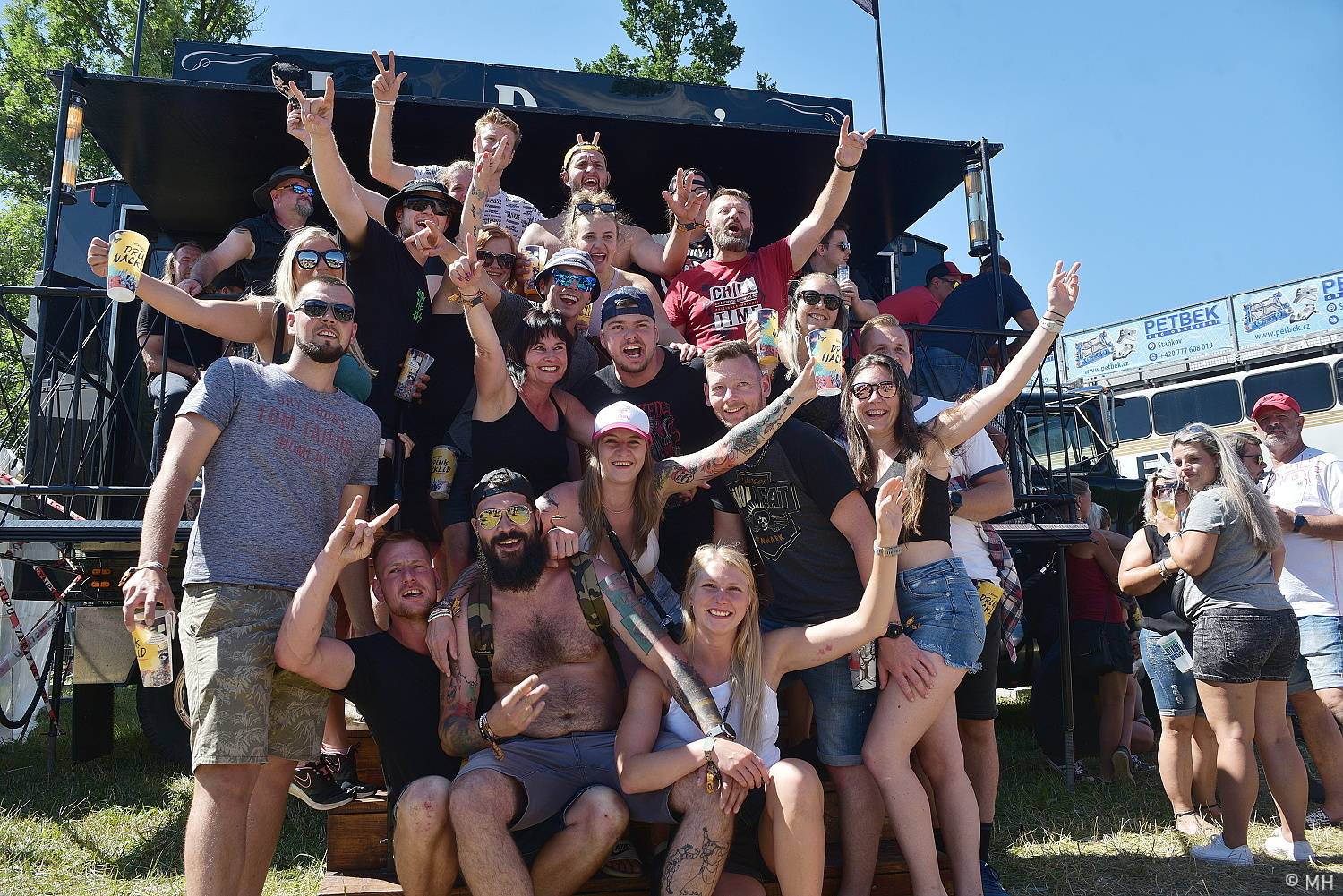 Poslední den Pekelného ostrova patřil Třem sestrám, Rybičkám 48, Harlej nebo Doze