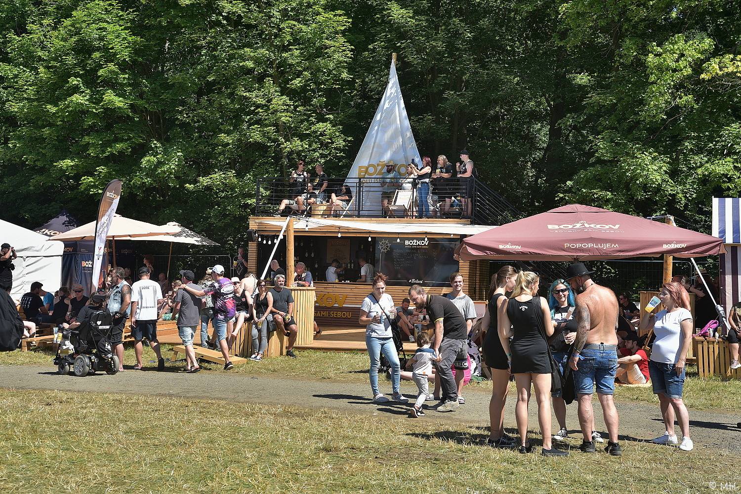 Poslední den Pekelného ostrova patřil Třem sestrám, Rybičkám 48, Harlej nebo Doze