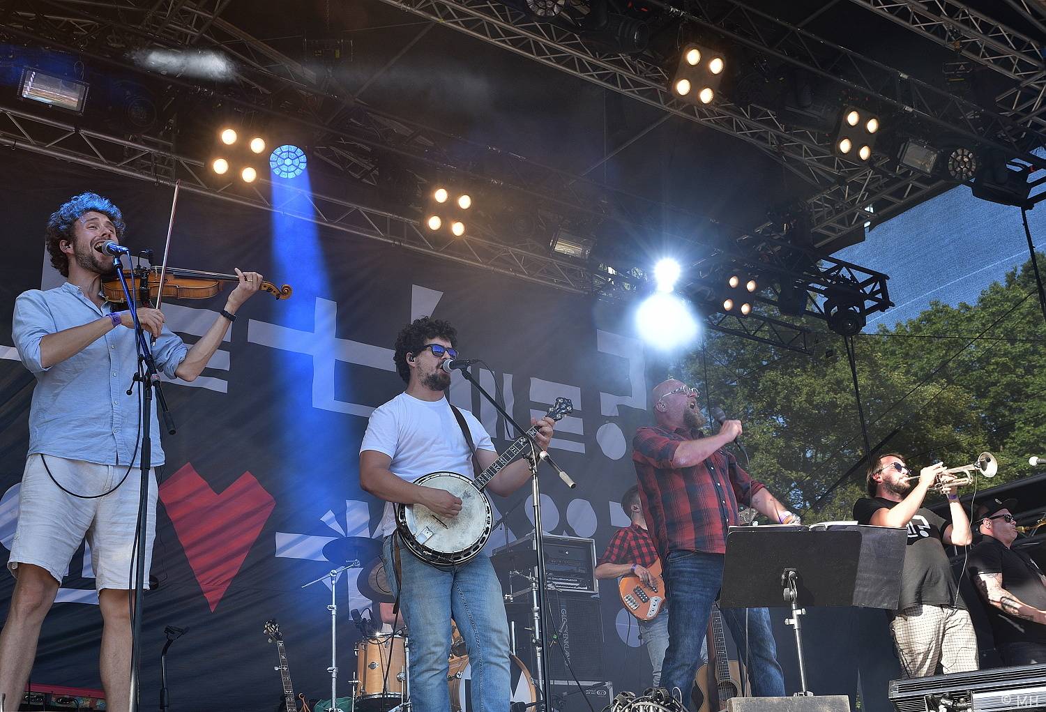 Poslední den Pekelného ostrova patřil Třem sestrám, Rybičkám 48, Harlej nebo Doze