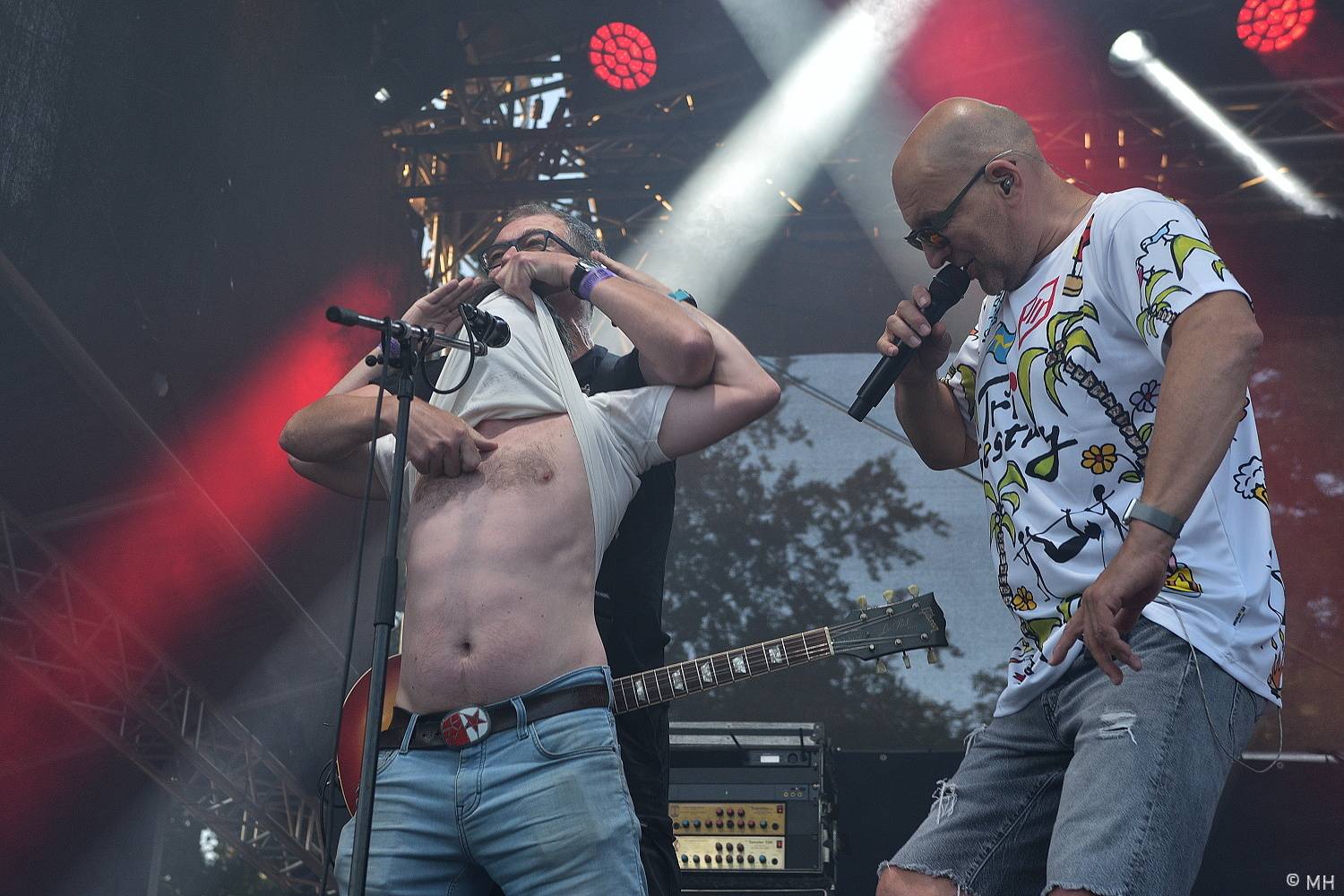 Poslední den Pekelného ostrova patřil Třem sestrám, Rybičkám 48, Harlej nebo Doze