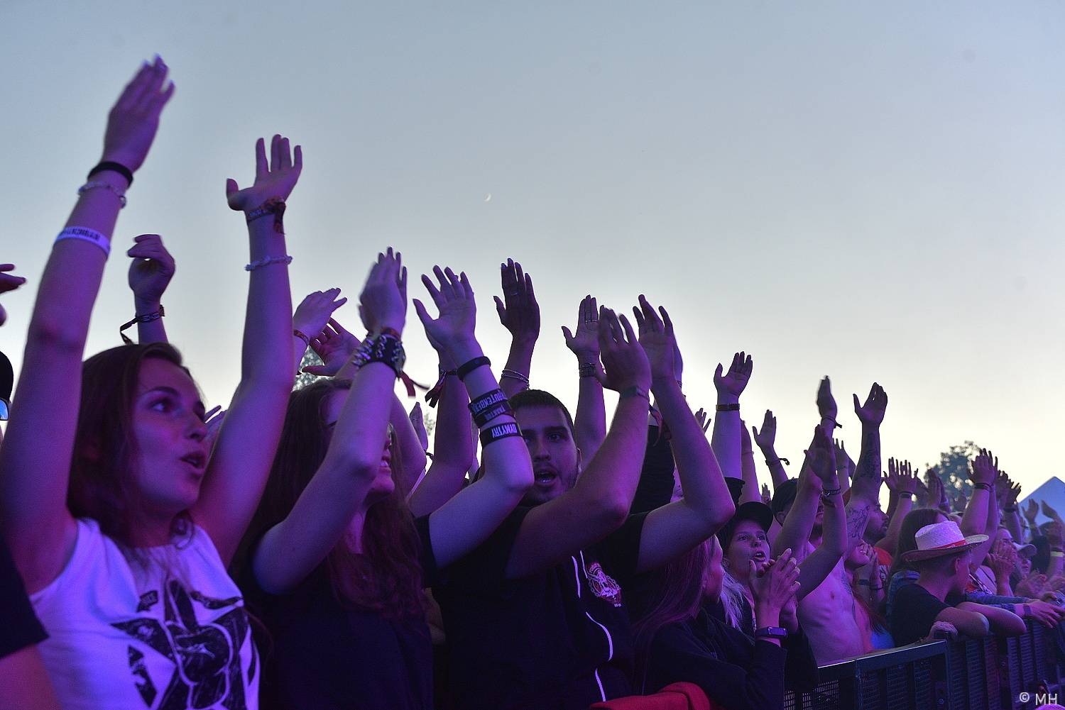 Poslední den Pekelného ostrova patřil Třem sestrám, Rybičkám 48, Harlej nebo Doze