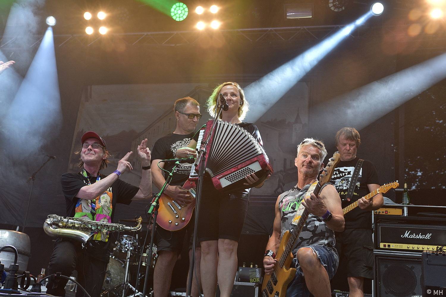 Poslední den Pekelného ostrova patřil Třem sestrám, Rybičkám 48, Harlej nebo Doze