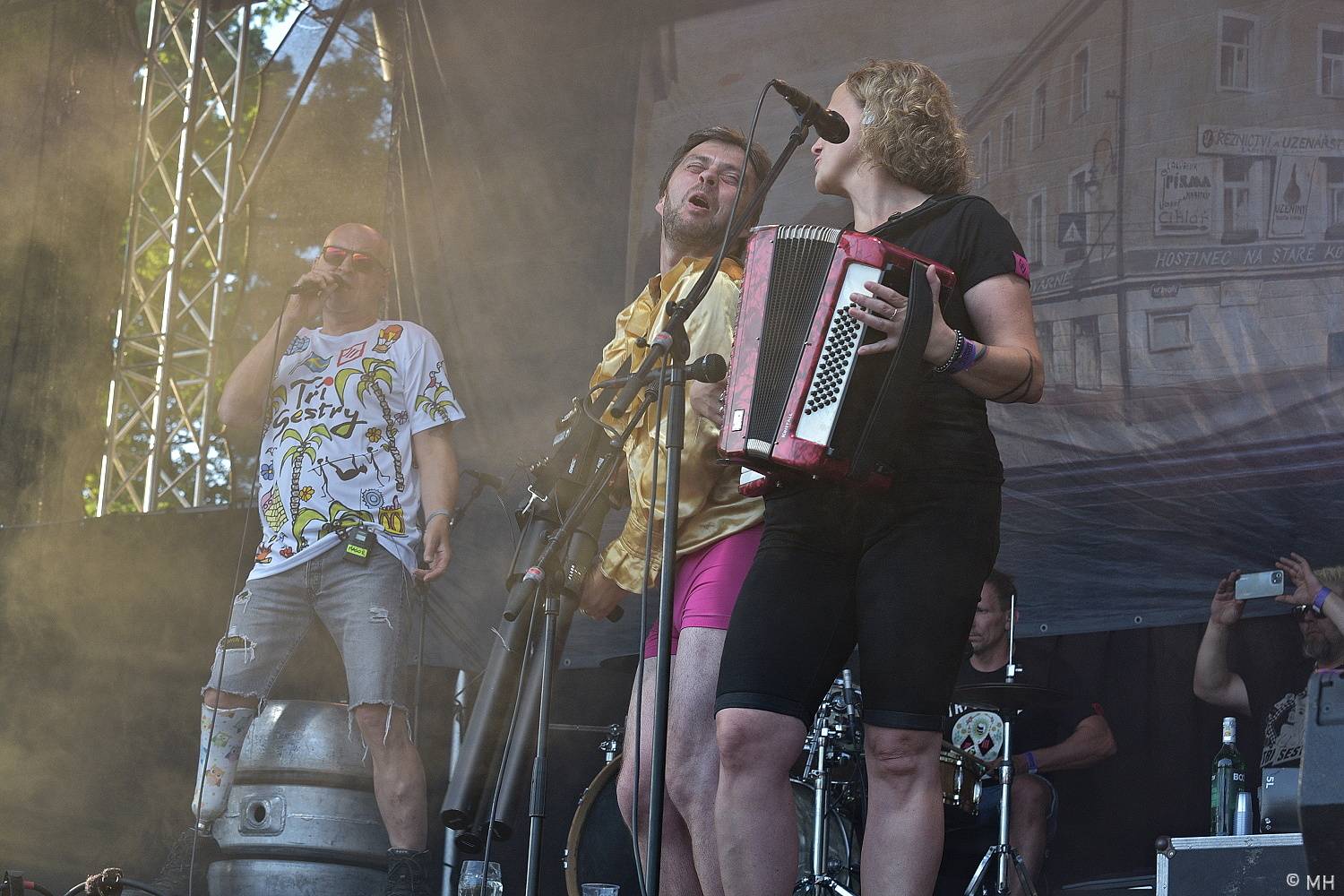 Poslední den Pekelného ostrova patřil Třem sestrám, Rybičkám 48, Harlej nebo Doze