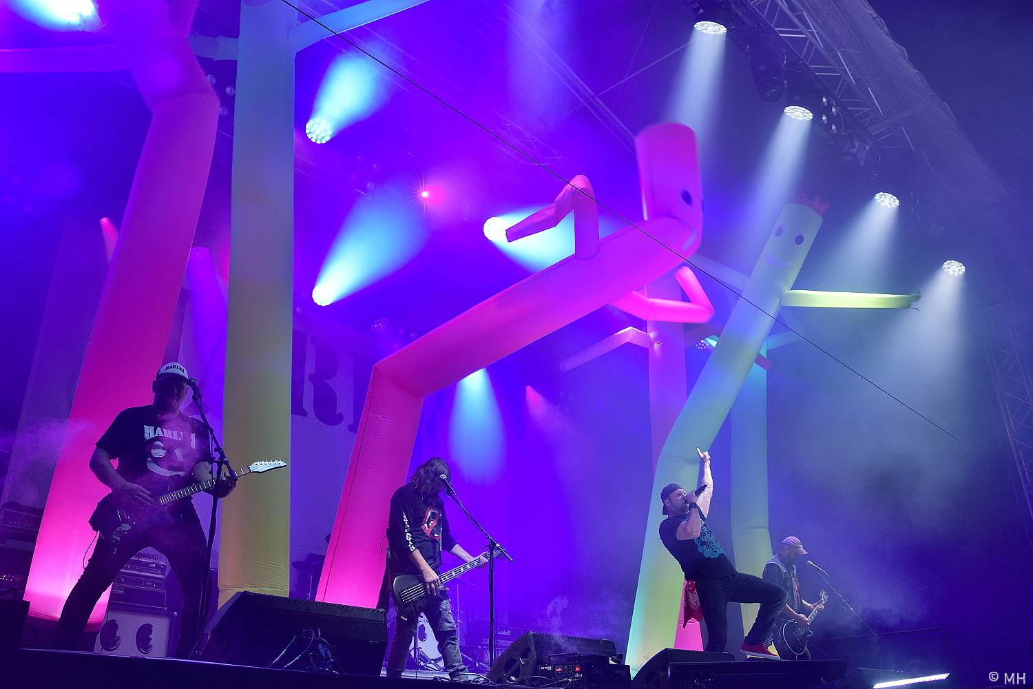 Poslední den Pekelného ostrova patřil Třem sestrám, Rybičkám 48, Harlej nebo Doze