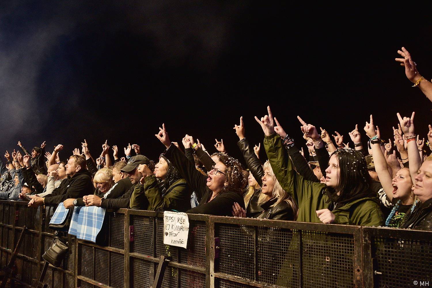 Poslední den Pekelného ostrova patřil Třem sestrám, Rybičkám 48, Harlej nebo Doze