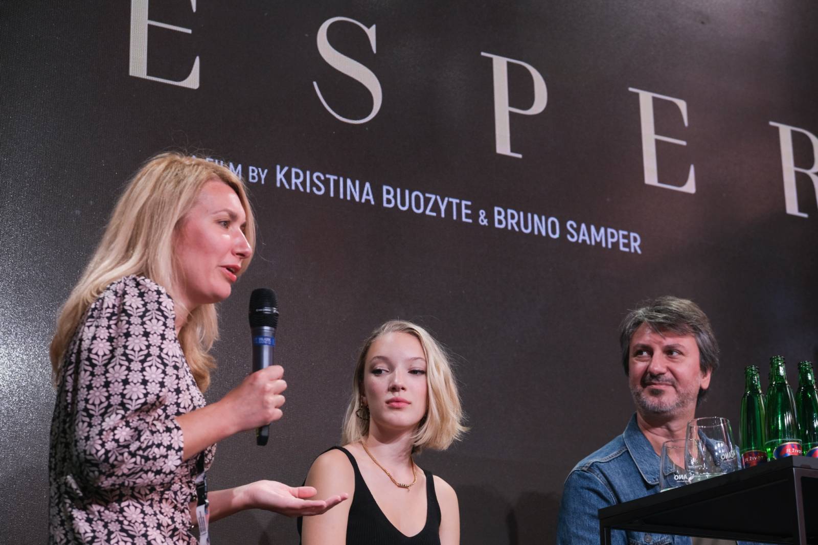 Hudba, filmy a párty dlouho do noci. Festival v Karlových Varech má za sebou třetí den