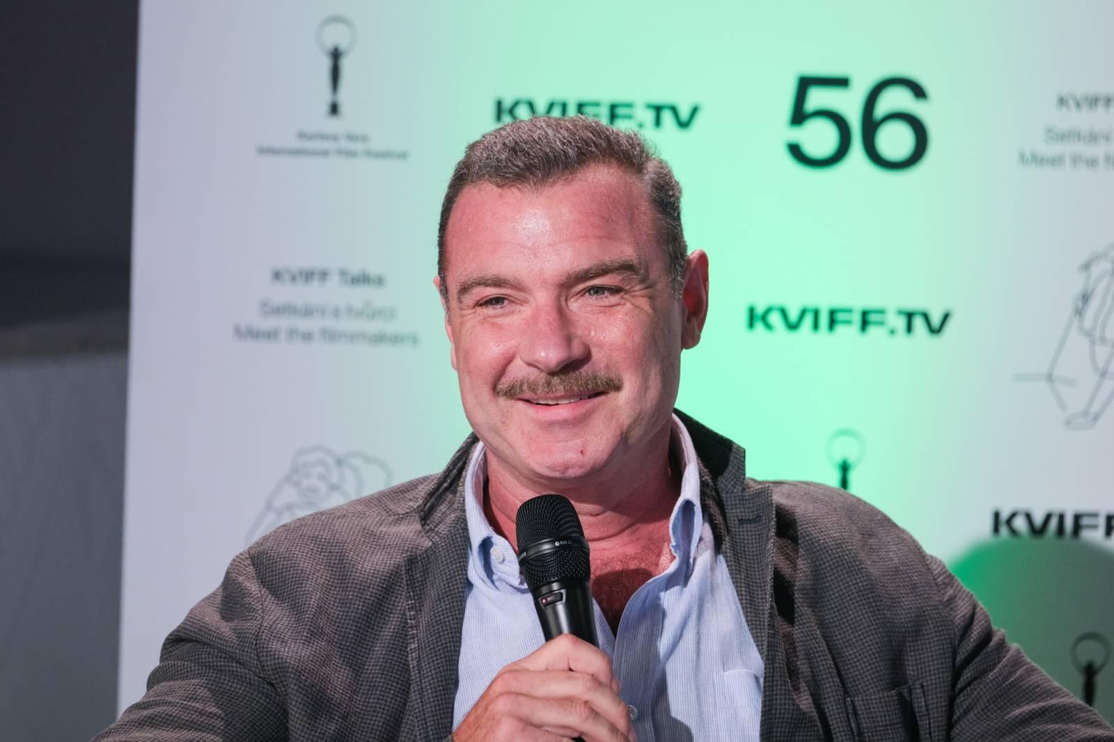 Hudba, filmy a párty dlouho do noci. Festival v Karlových Varech má za sebou třetí den