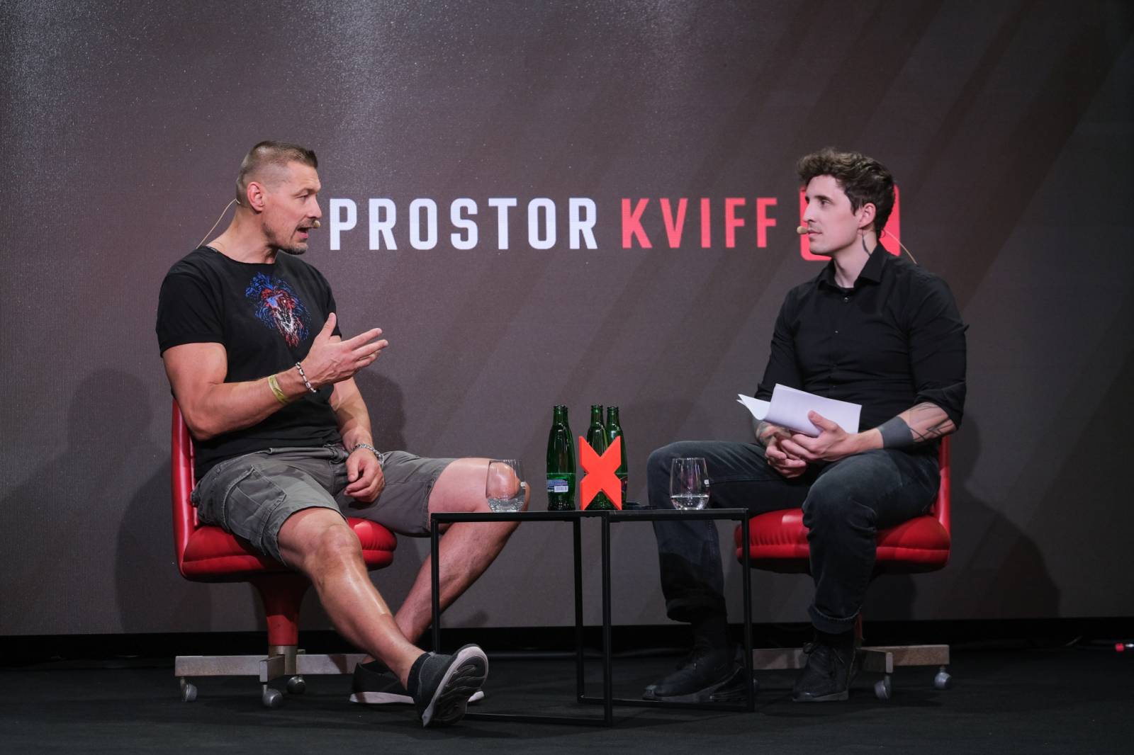 Hudba, filmy a párty dlouho do noci. Festival v Karlových Varech má za sebou třetí den