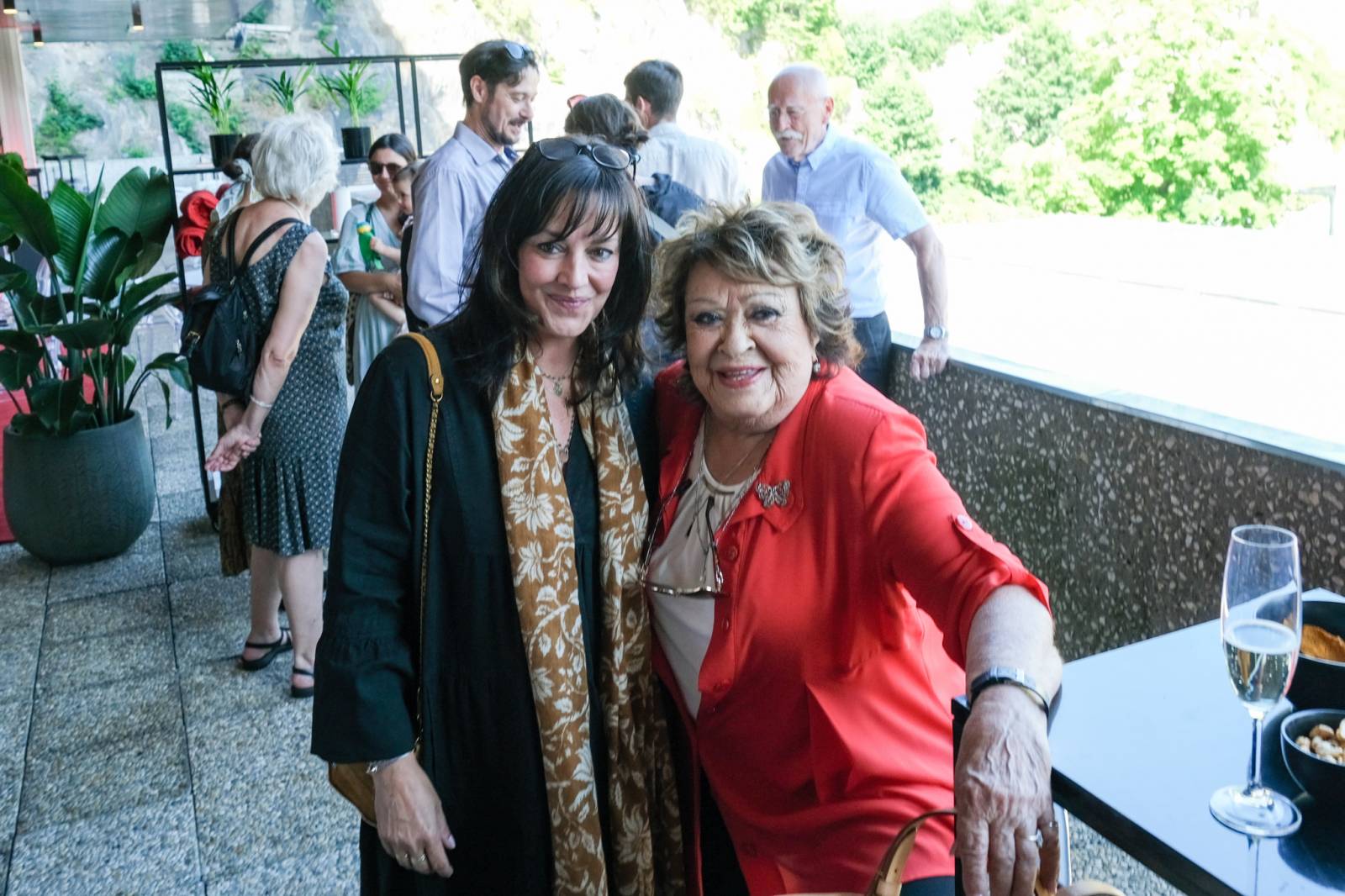 Hudba, filmy a párty dlouho do noci. Festival v Karlových Varech má za sebou třetí den