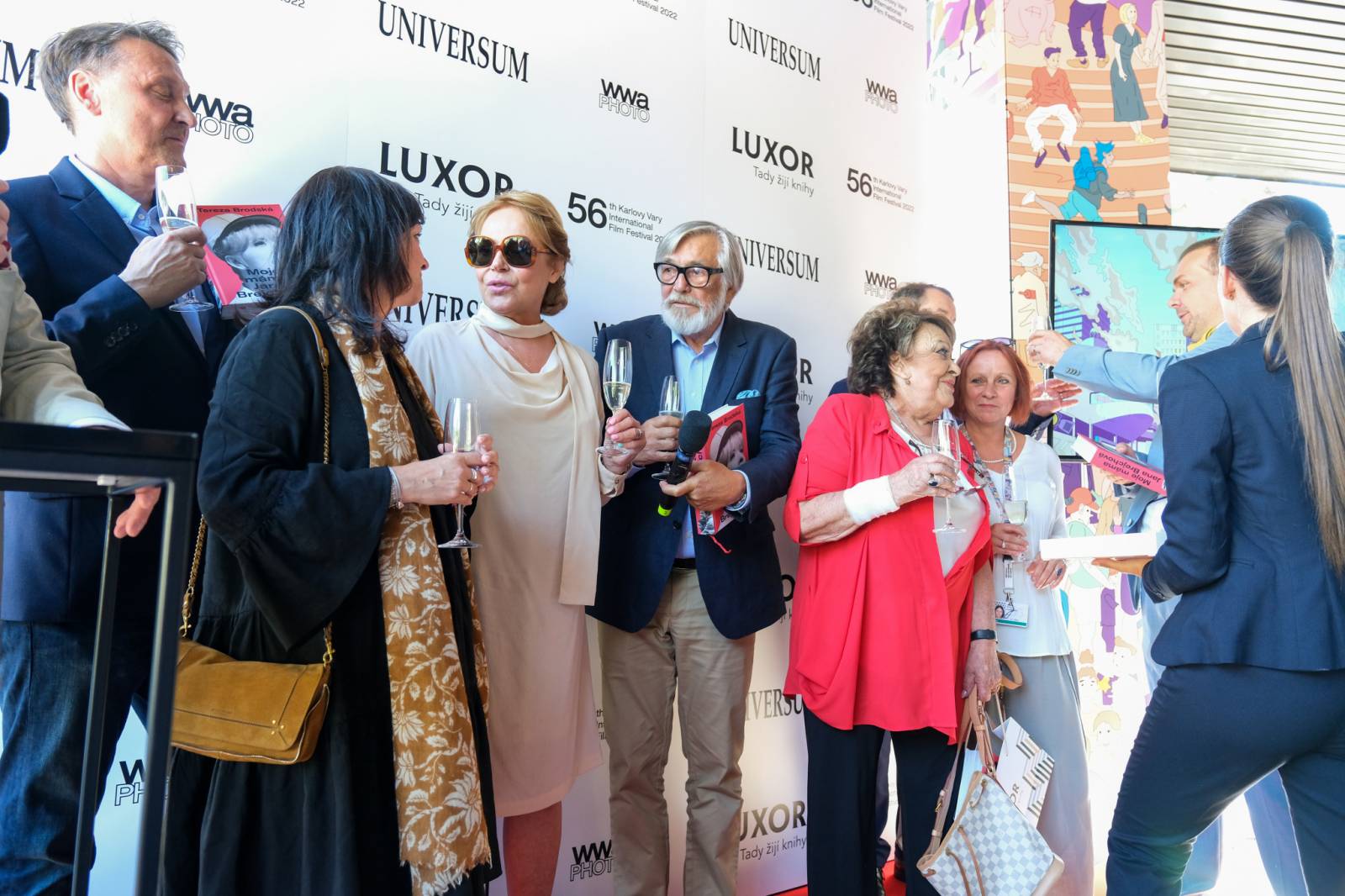 Hudba, filmy a párty dlouho do noci. Festival v Karlových Varech má za sebou třetí den