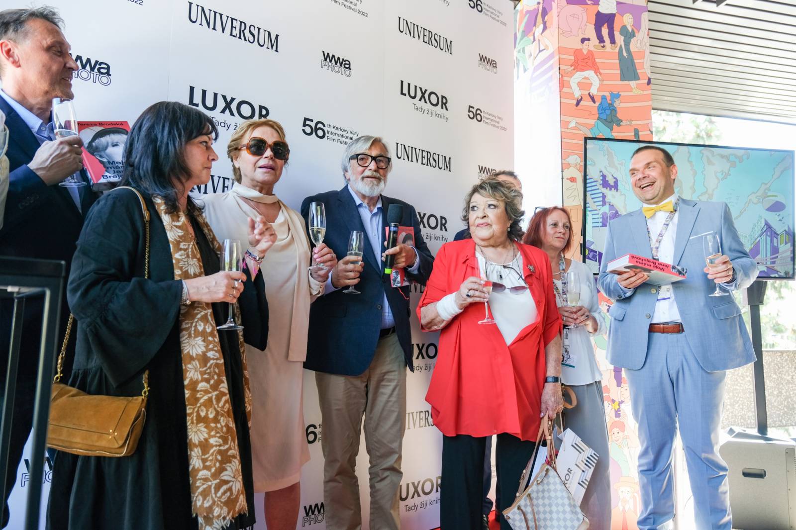 Hudba, filmy a párty dlouho do noci. Festival v Karlových Varech má za sebou třetí den