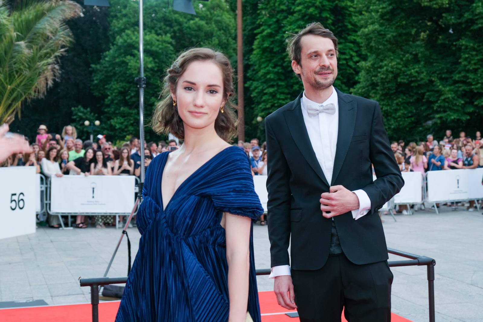 Čtvrtý den patřil v Karlových Varech Tomáši Klusovi a Thomu Artwayovi, Jiří Macháček představil film Planeta Praha