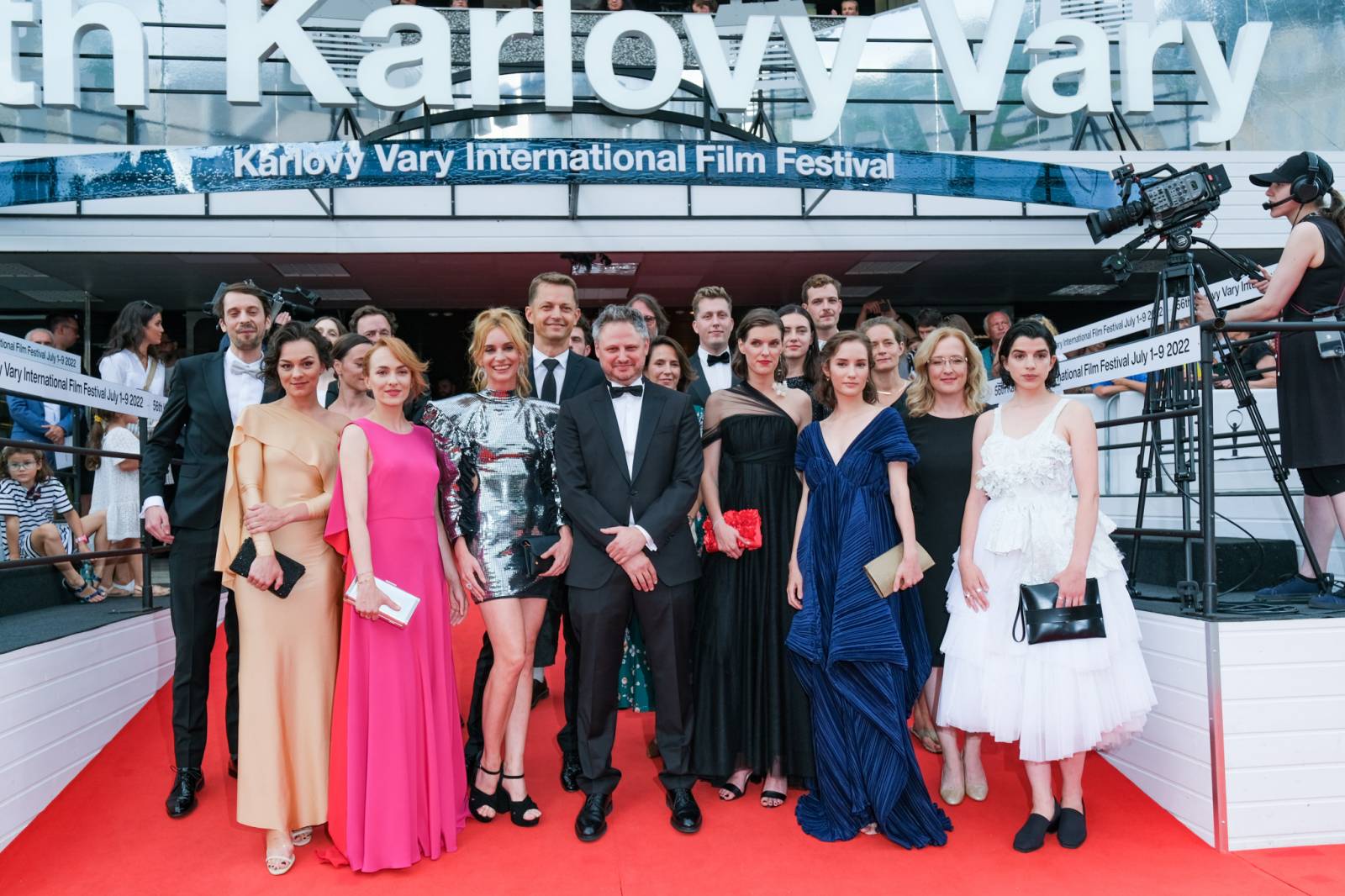 Čtvrtý den patřil v Karlových Varech Tomáši Klusovi a Thomu Artwayovi, Jiří Macháček představil film Planeta Praha