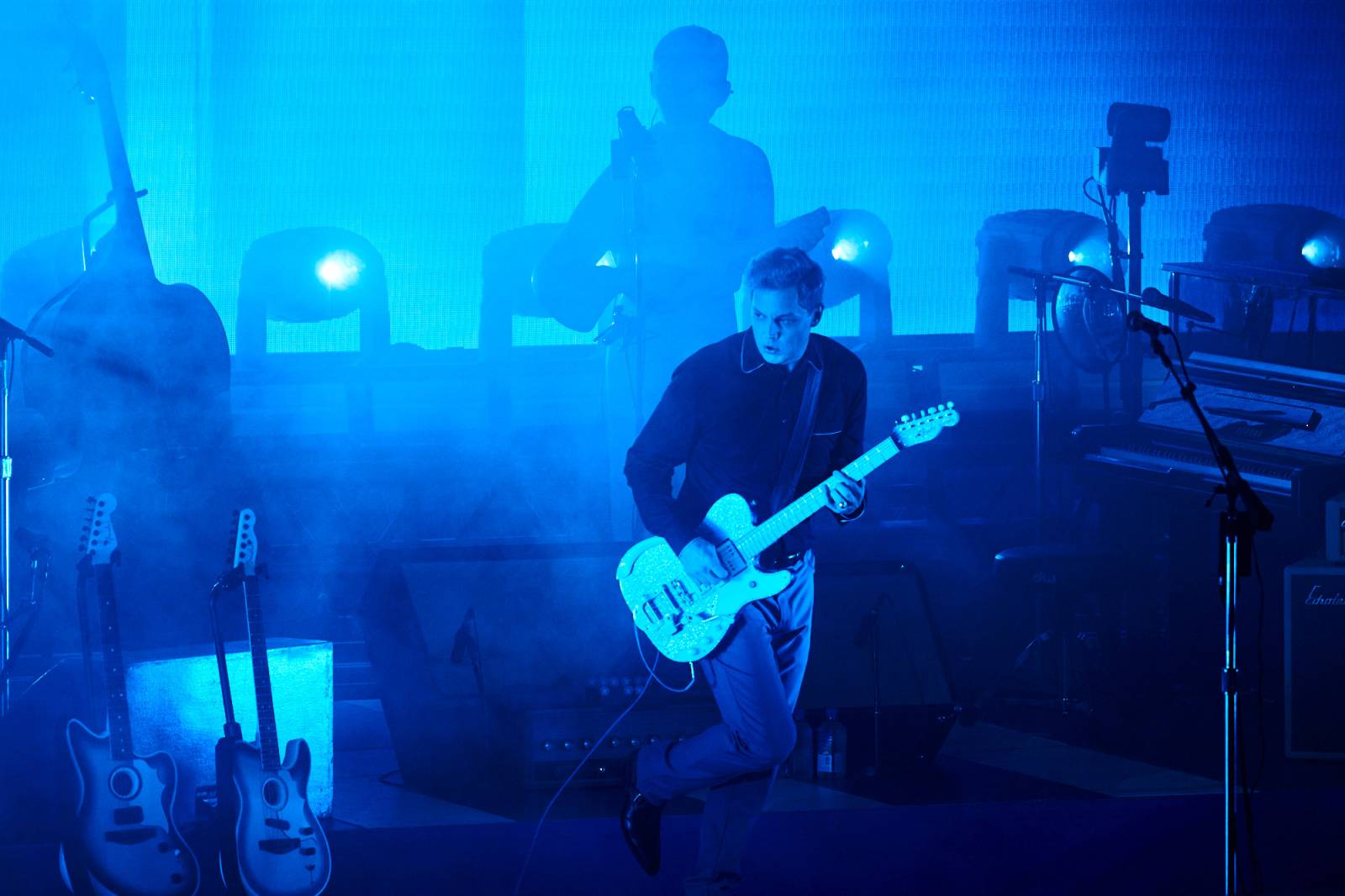 Koncert, který byl čistě o hudbě. Jack White zakázal telefony, show sladil do modra