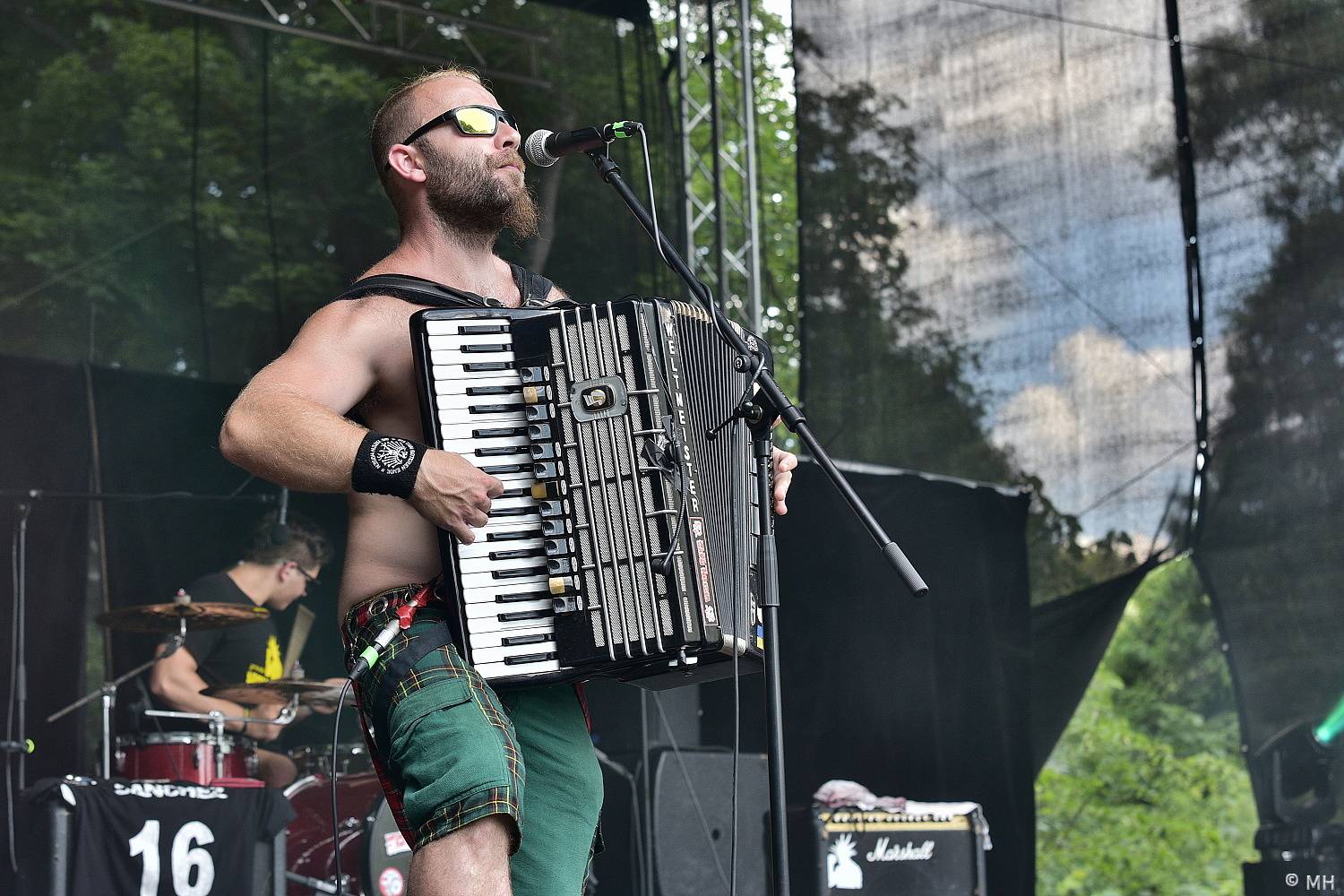 Třináctka byla pro Rock for JK Manětín šťastným číslem. Zahráli Vypsaná fiXa, Škwor i Alkehol