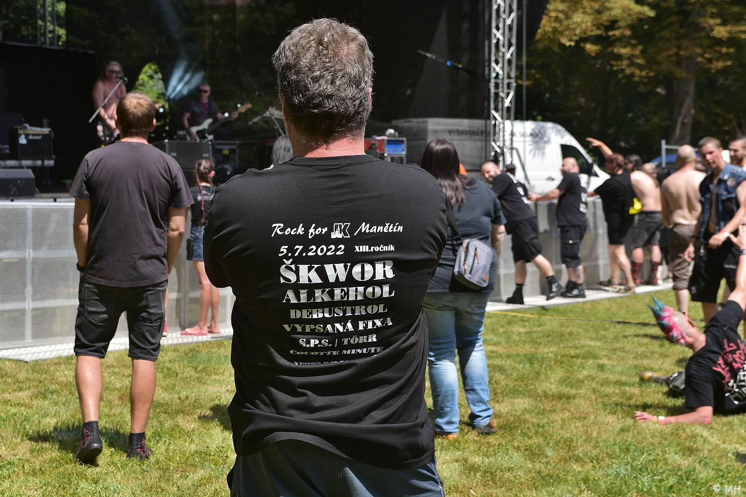 Třináctka byla pro Rock for JK Manětín šťastným číslem. Zahráli Vypsaná fiXa, Škwor i Alkehol