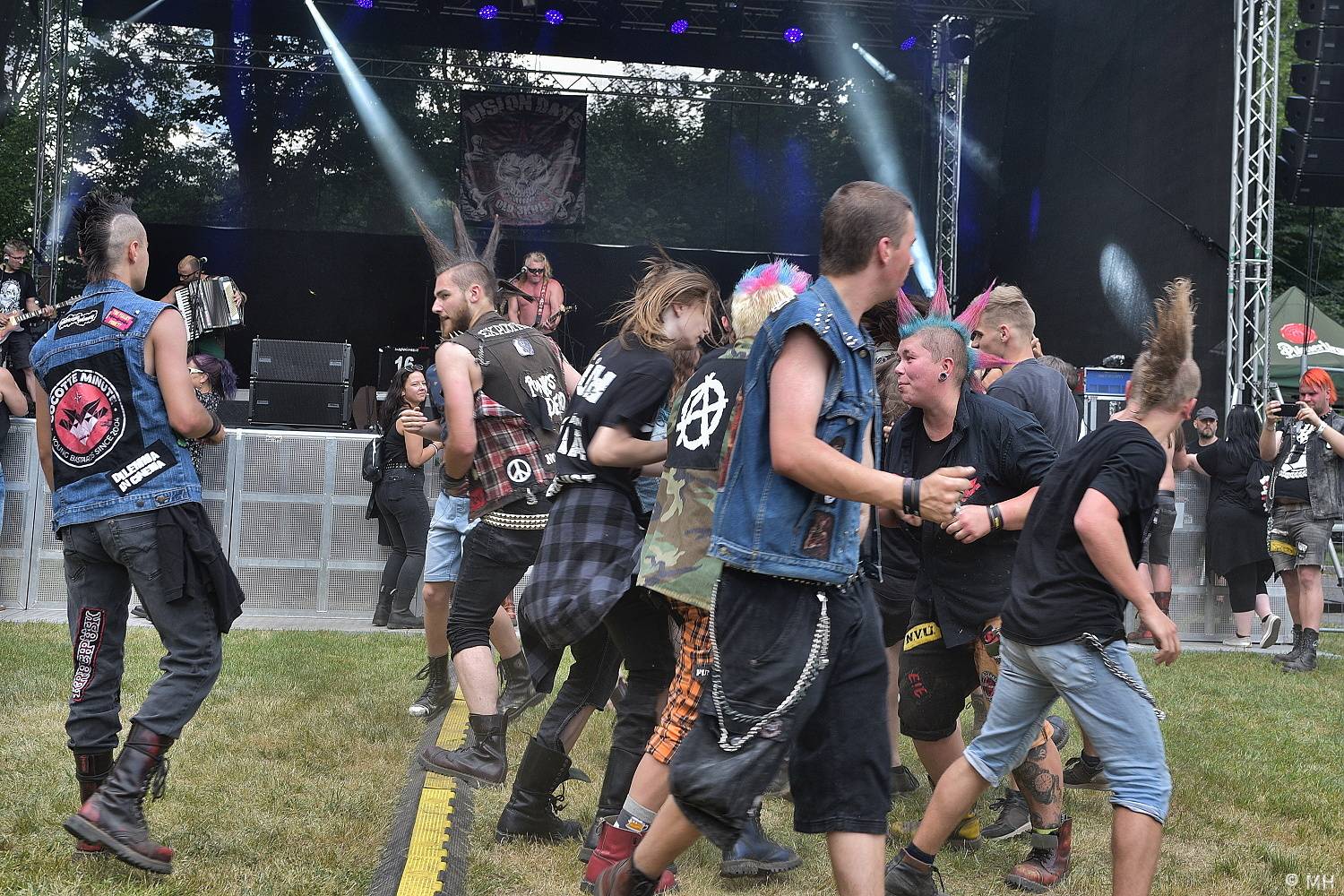 Třináctka byla pro Rock for JK Manětín šťastným číslem. Zahráli Vypsaná fiXa, Škwor i Alkehol