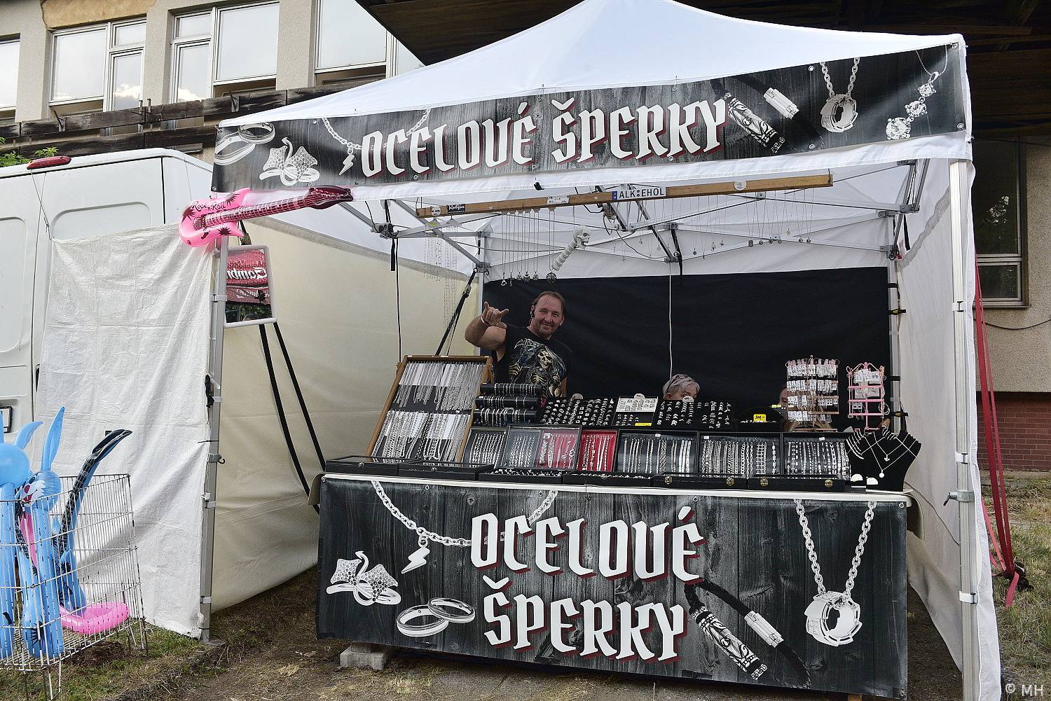 Třináctka byla pro Rock for JK Manětín šťastným číslem. Zahráli Vypsaná fiXa, Škwor i Alkehol