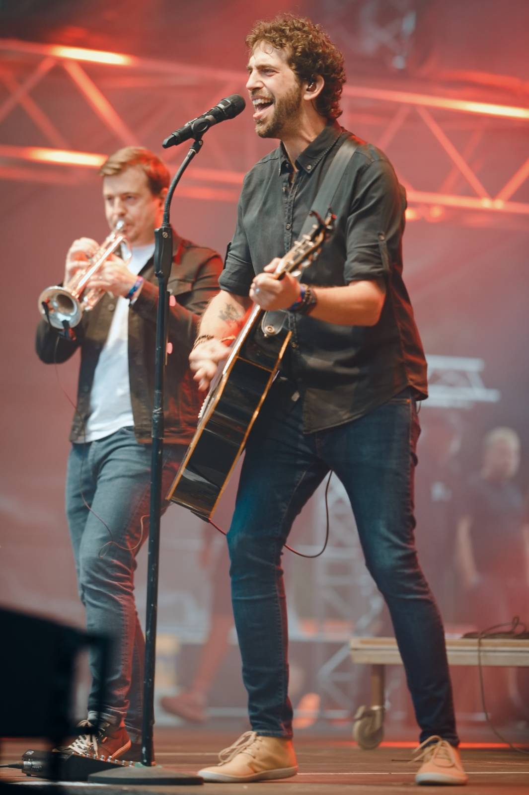 Vysočina Fest se po dvou letech vrátil v plné parádě. První den zahráli Pokáč, Mirai, Arakain i Jelen