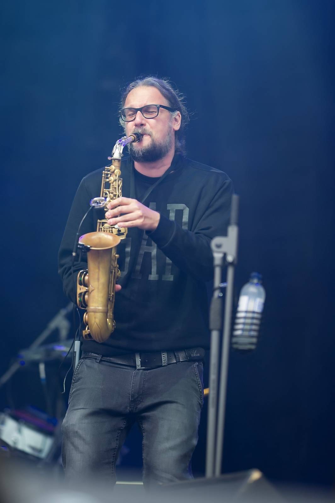 Vysočina Fest se po dvou letech vrátil v plné parádě. První den zahráli Pokáč, Mirai, Arakain i Jelen