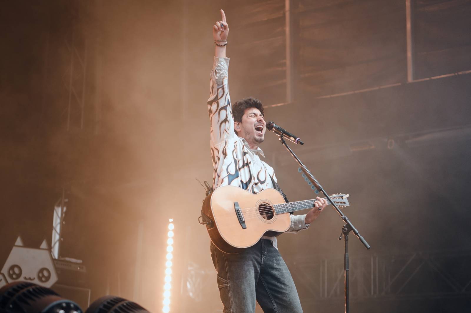 Vysočina Fest se po dvou letech vrátil v plné parádě. První den zahráli Pokáč, Mirai, Arakain i Jelen