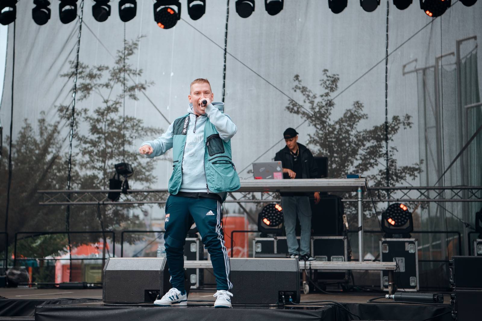 Vysočina Fest se po dvou letech vrátil v plné parádě. První den zahráli Pokáč, Mirai, Arakain i Jelen