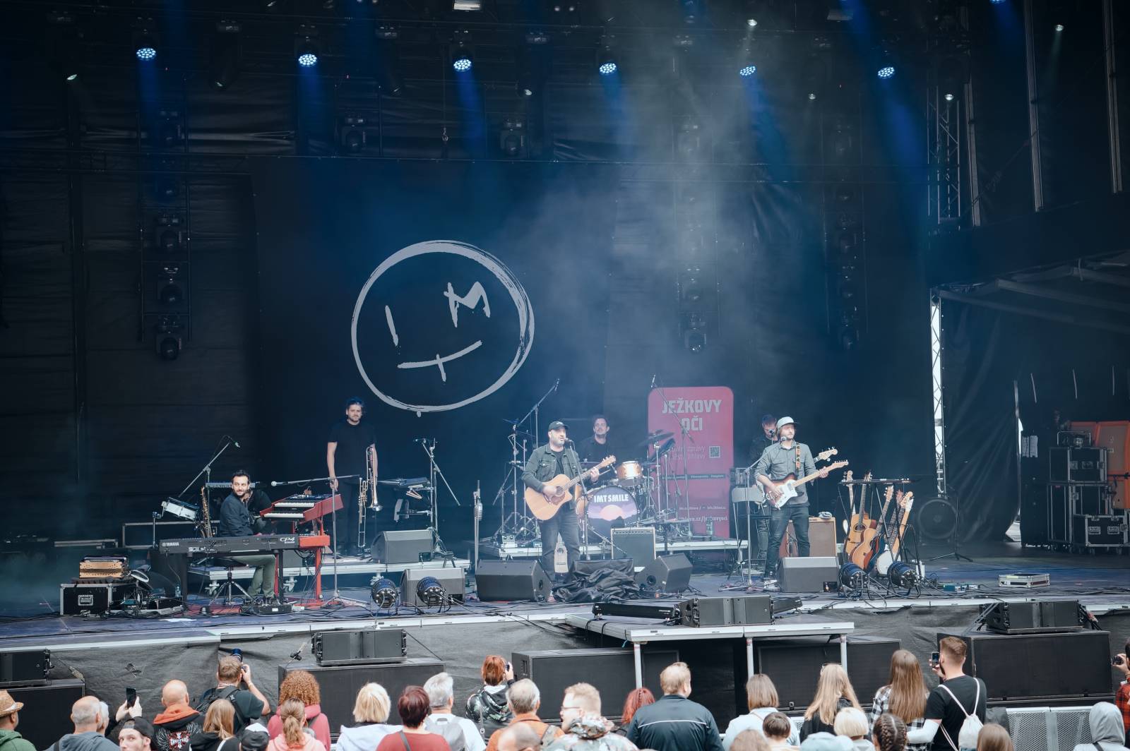 Vysočina Fest se po dvou letech vrátil v plné parádě. První den zahráli Pokáč, Mirai, Arakain i Jelen