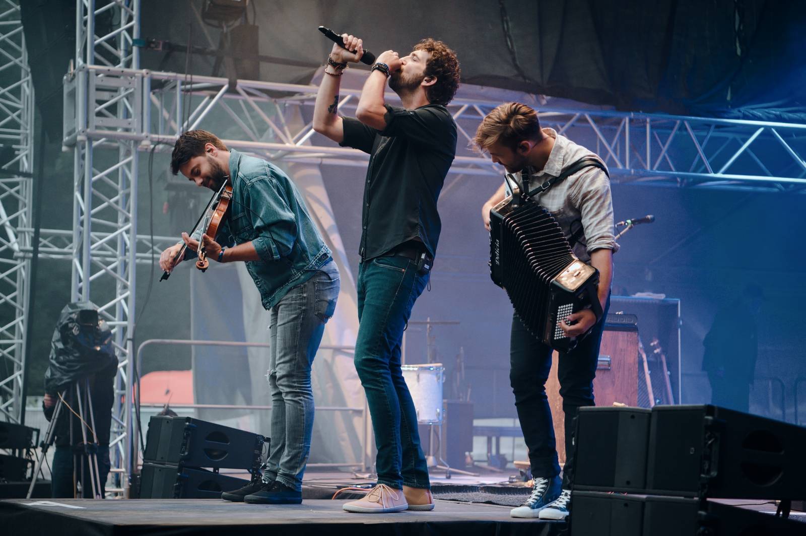 Vysočina Fest se po dvou letech vrátil v plné parádě. První den zahráli Pokáč, Mirai, Arakain i Jelen