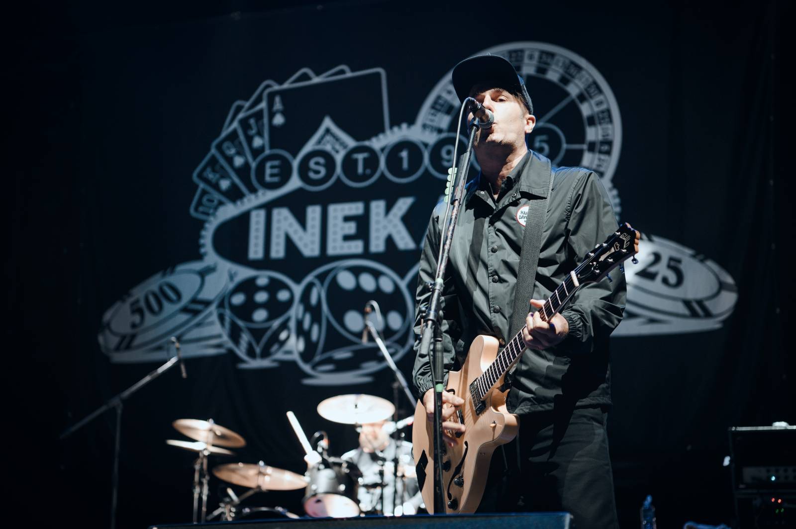 Vysočina Fest se po dvou letech vrátil v plné parádě. První den zahráli Pokáč, Mirai, Arakain i Jelen