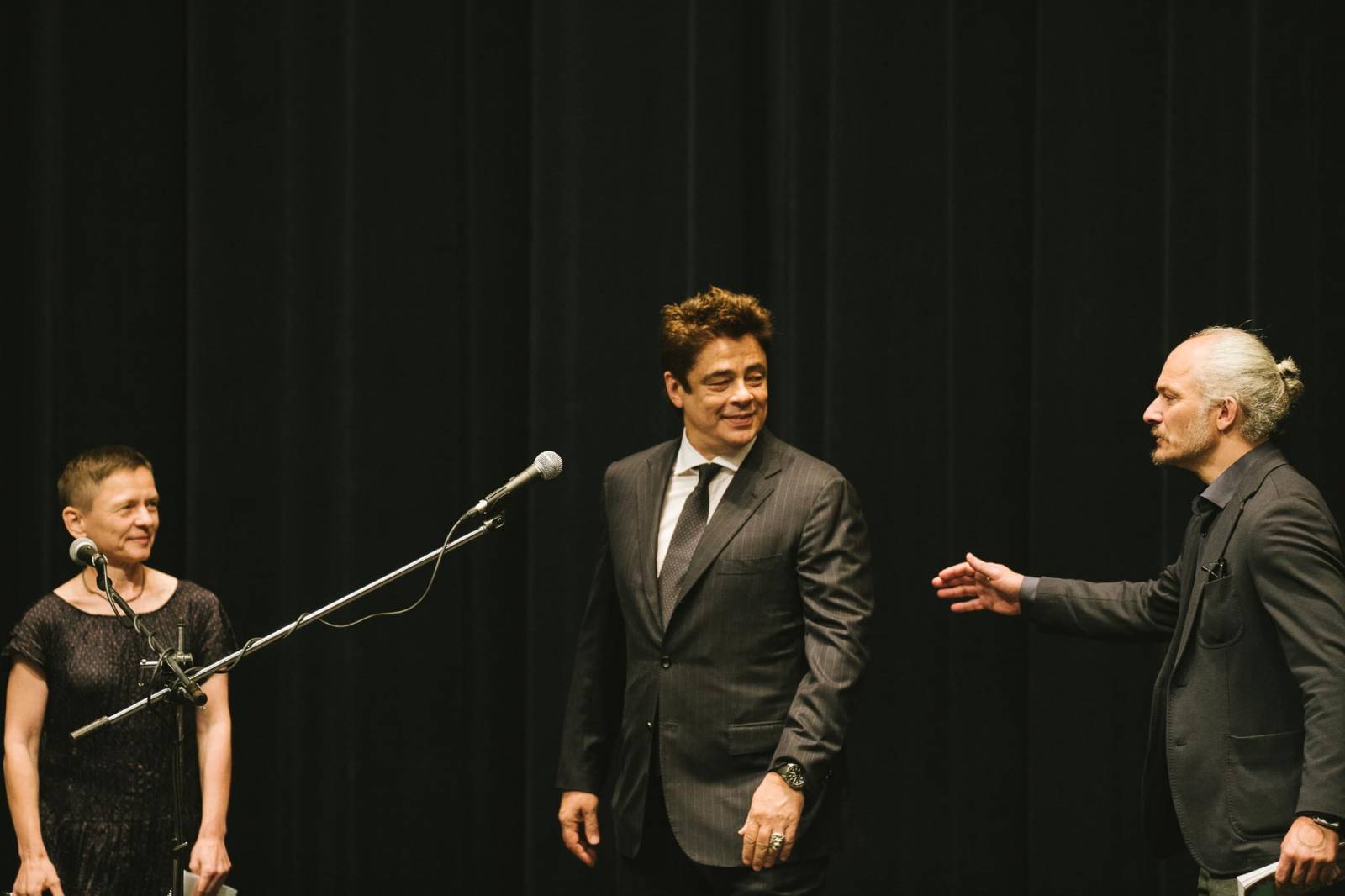 Benicio Del Toro uvedl v Karlových Varech kultovní film Traffic - Nadvláda gangů