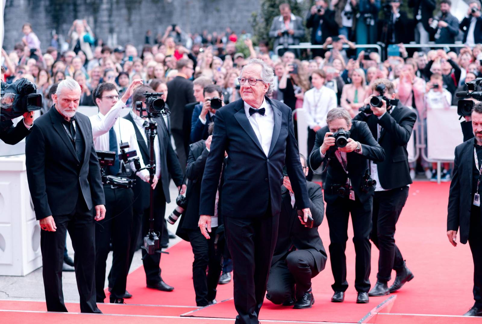 MFF Karlovy Vary vyvrcholil závěrečným ceremoniálem, následovala show Monkey Business s Jakubem Prachařem i Adamem Mišíkem
