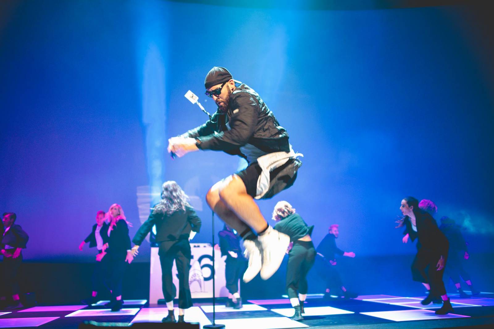 MFF Karlovy Vary vyvrcholil závěrečným ceremoniálem, následovala show Monkey Business s Jakubem Prachařem i Adamem Mišíkem