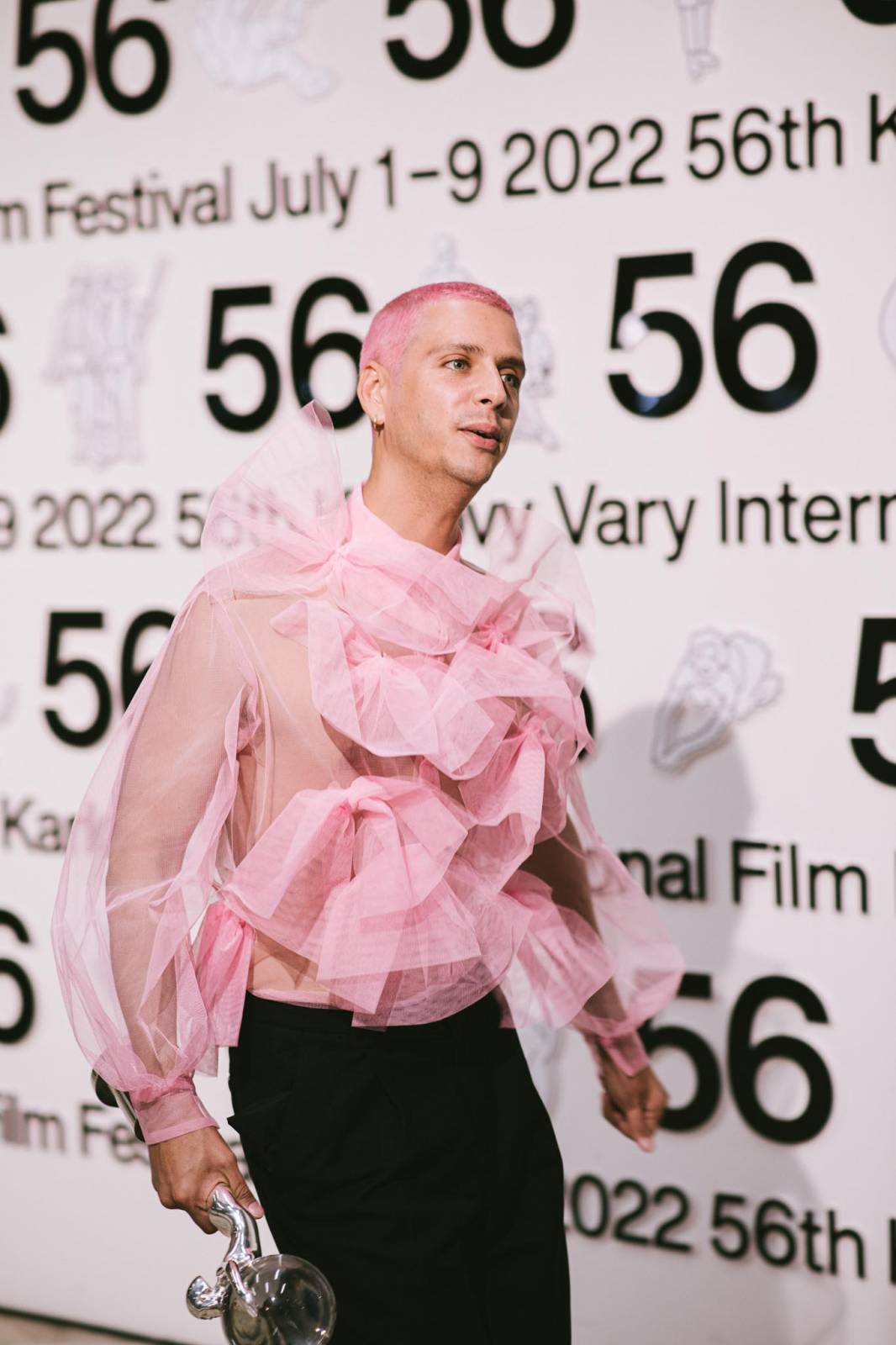 MFF Karlovy Vary vyvrcholil závěrečným ceremoniálem, následovala show Monkey Business s Jakubem Prachařem i Adamem Mišíkem